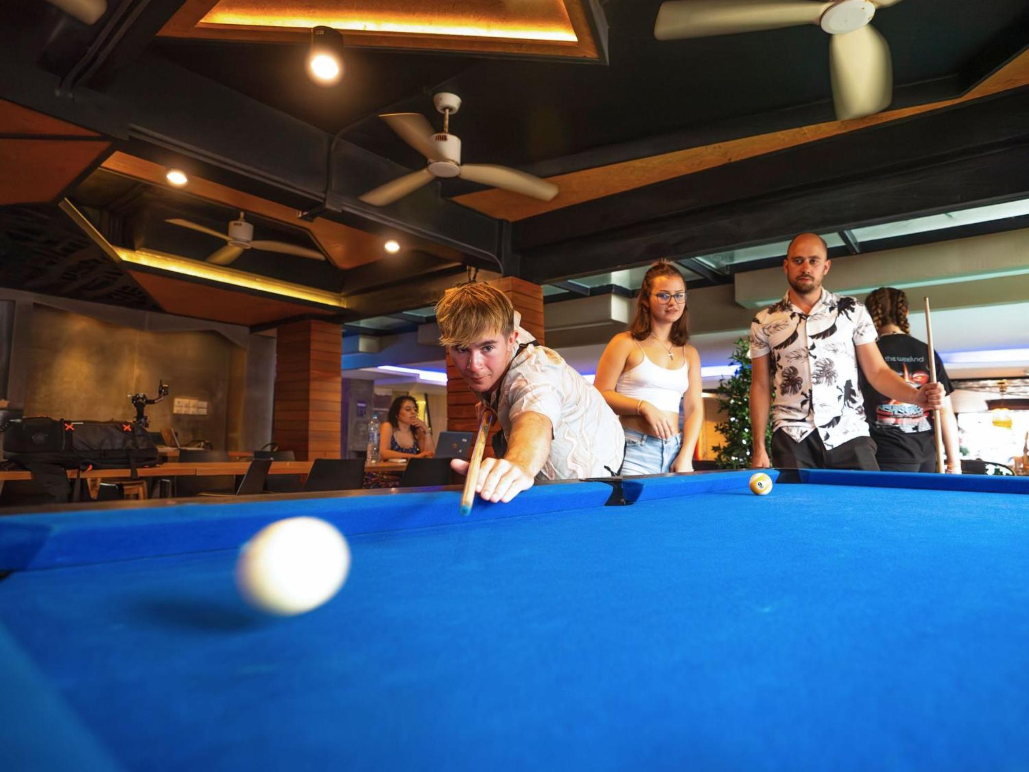 Хостел Mad Monkey Phuket Patong Екстер'єр фото
