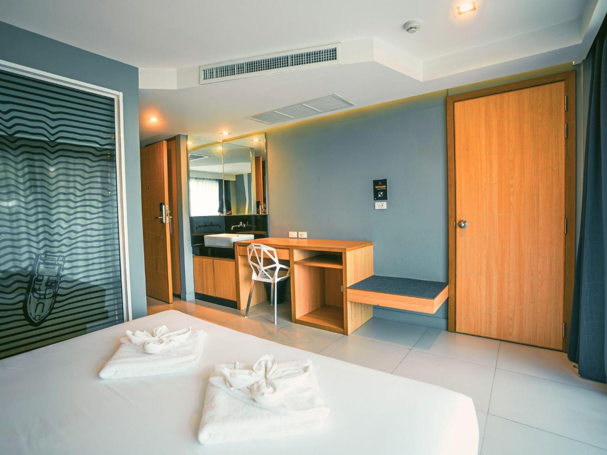Хостел Mad Monkey Phuket Patong Екстер'єр фото