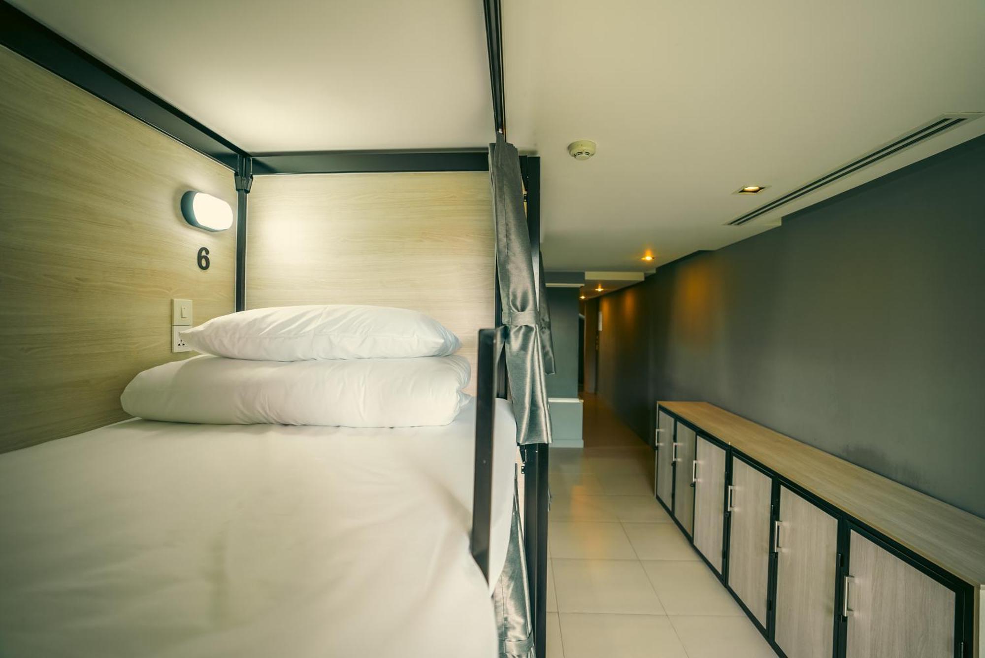Хостел Mad Monkey Phuket Patong Екстер'єр фото