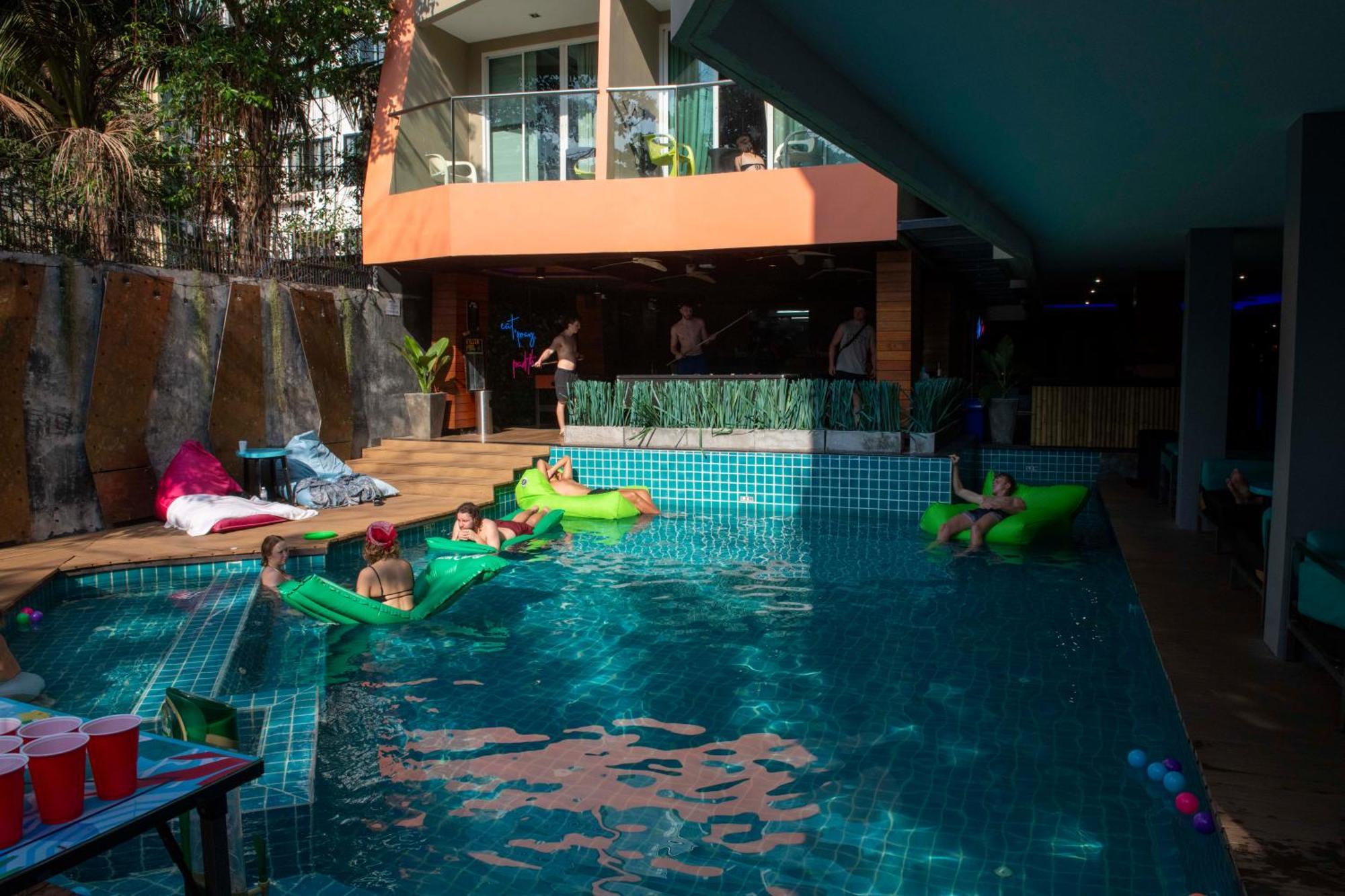 Хостел Mad Monkey Phuket Patong Екстер'єр фото