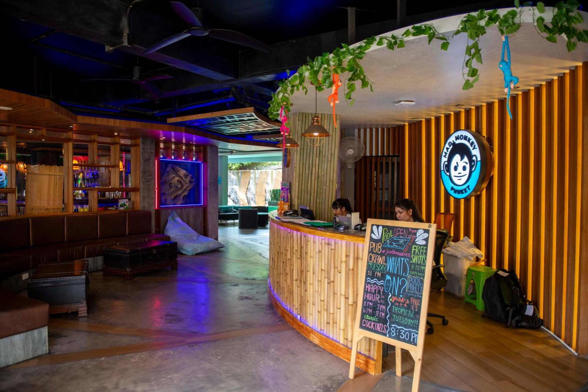 Хостел Mad Monkey Phuket Patong Екстер'єр фото
